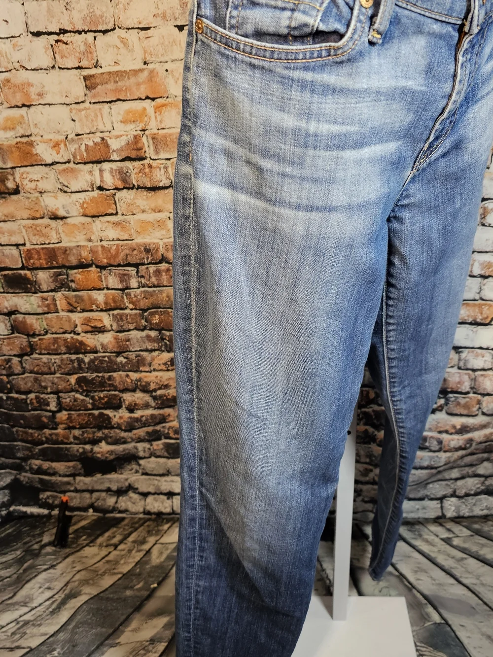 7 For All Mankind Women's Medium Wash Straight Leg Jeans Size 28 Premium Denim